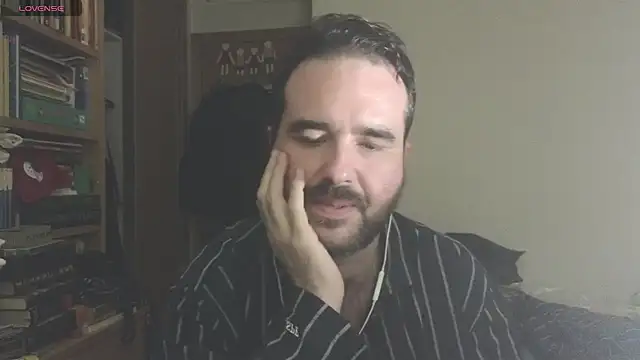 Snapshot of curiosillo83 chatting on March 22, 2:59 am curiosillo83 online show from March 22, 2:59 am
