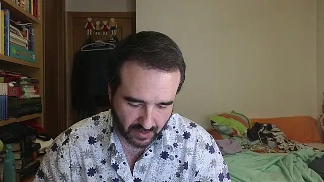 Snapshot of curiosillo83 chatting on July 6, 2:24 pm curiosillo83 online show from July 6, 2:24 pm