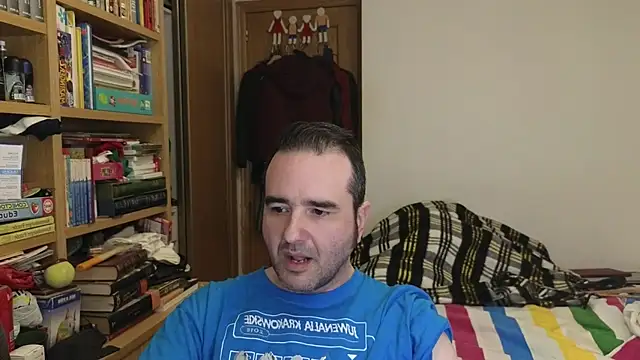 curiosillo83 online show from April 19, 9:54 am