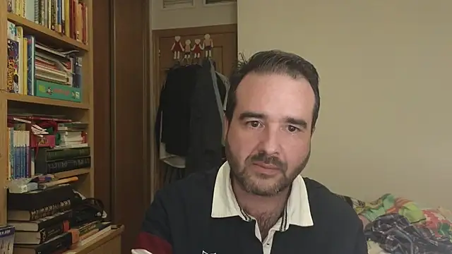 curiosillo83 online show from November 16, 9:30 pm