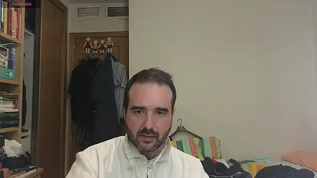 Snapshot of curiosillo83 chatting on September 15, 3:18 am curiosillo83 online show from September 15, 3:18 am
