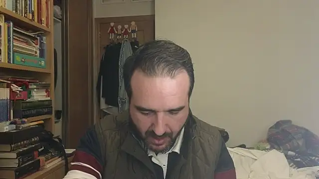 curiosillo83 online show from December 4, 7:24 pm