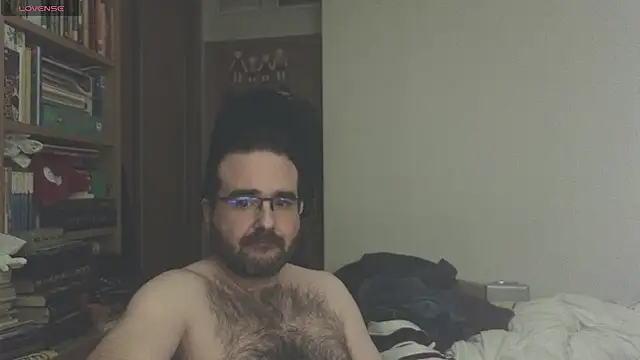 Snapshot of curiosillo83 chatting on March 16, 5:25 am curiosillo83 online show from March 16, 5:25 am