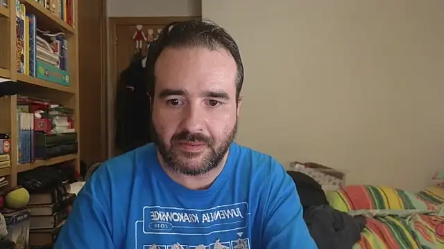 Snapshot of curiosillo83 chatting on June 6, 11:10 pm curiosillo83 online show from June 6, 11:10 pm