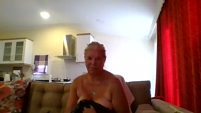 TrustfulVampire1 online show from September 26, 4:52 am