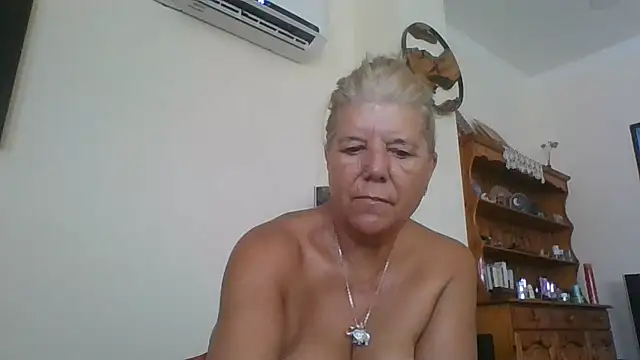 Snapshot of TrustfulVampire1 chatting on July 16, 5:26 am TrustfulVampire1 online show from July 16, 5:26 am