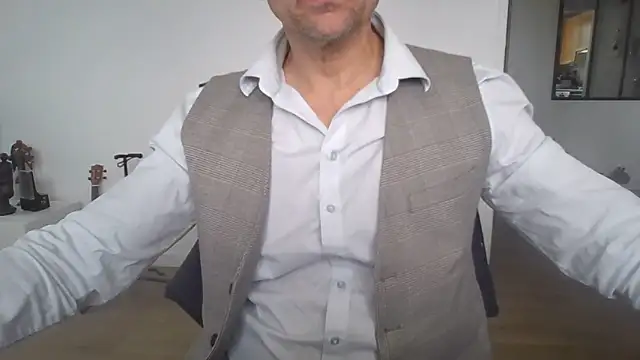 jouet75 online show from May 12, 11:16 am