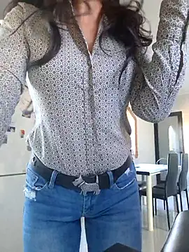 Snapshot of luxxe25 chatting on November 27, 8:59 am luxxe25 online show from November 27, 8:59 am