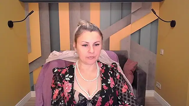 Candy Long online show from November 15, 6:28 am