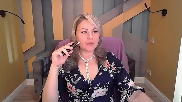 Candy Long online show from November 6, 6:39 am