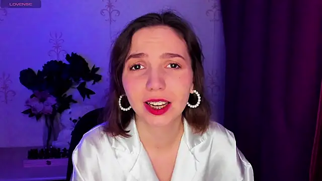 KindHazelHere  online show from February 14, 8:20 pm