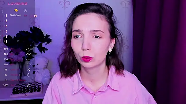 KindHazelHere  online show from March 26, 10:29 pm