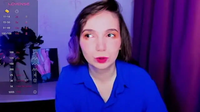 KindHazelHere  online show from October 28, 8:35 am