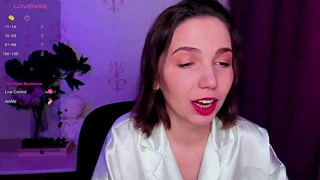 KindHazelHere  online show from February 25, 11:48 pm