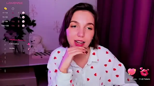 KindHazelHere  online show from November 15, 10:19 am