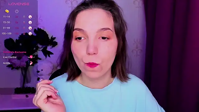 KindHazelHere  online show from February 26, 11:38 pm