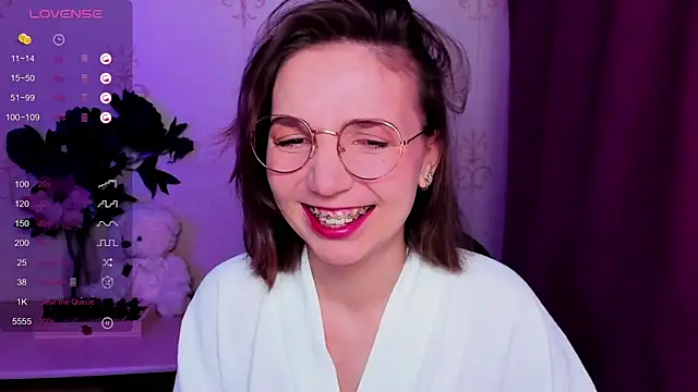 KindHazelHere  online show from March 1, 12:21 am