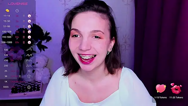 KindHazelHere  online show from March 20, 9:05 pm