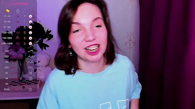 KindHazelHere  online show from April 4, 7:37 am