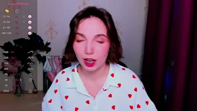 KindHazelHere  online show from October 10, 8:15 am