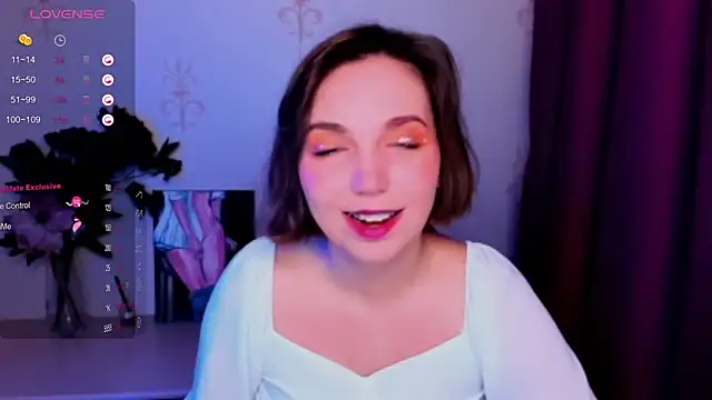 KindHazelHere  online show from October 11, 8:15 am