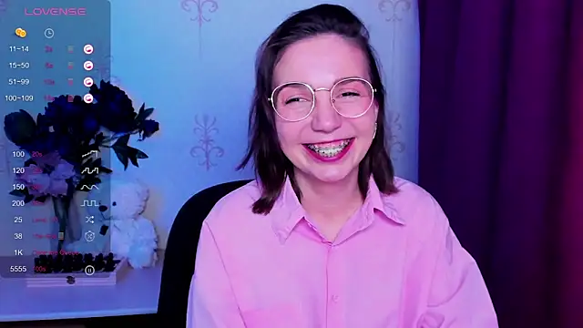 KindHazelHere  online show from March 8, 3:32 am