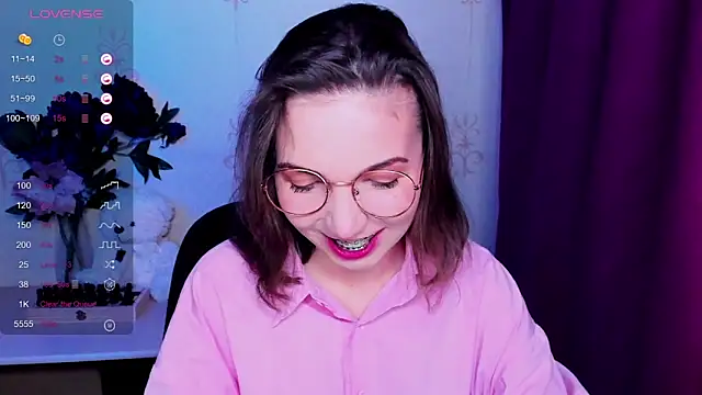 KindHazelHere  online show from March 10, 6:01 pm