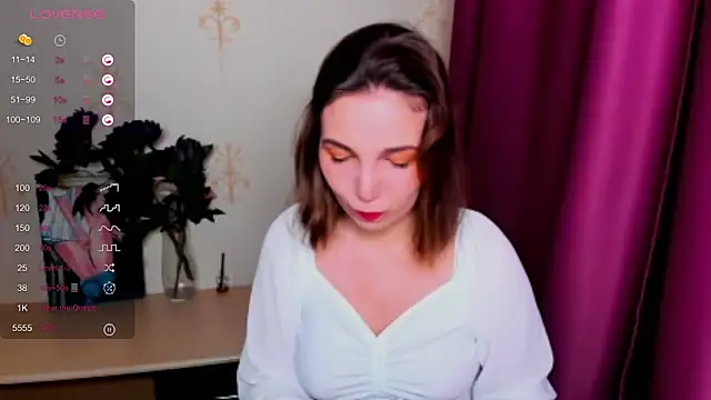 KindHazelHere  online show from September 11, 5:13 pm