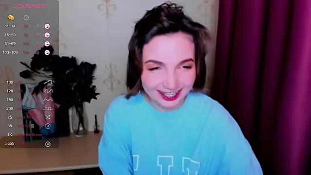 KindHazelHere  online show from September 28, 8:16 pm