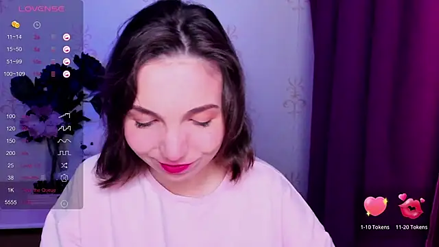 KindHazelHere  online show from February 21, 10:34 pm