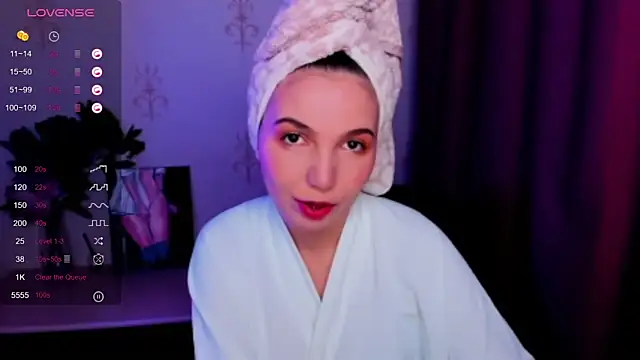 KindHazelHere  online show from October 29, 10:36 am