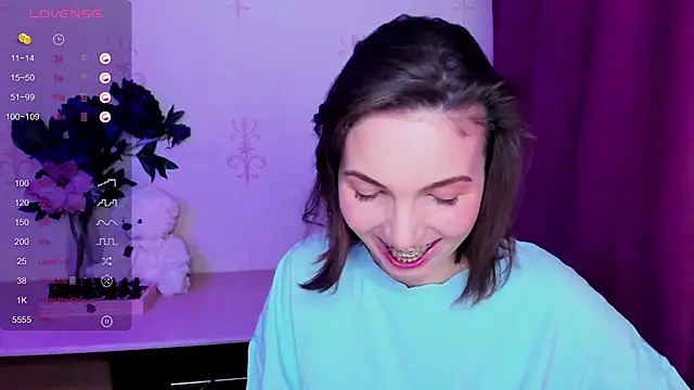 KindHazelHere  online show from March 5, 8:22 am