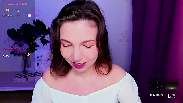 KindHazelHere  online show from April 11, 11:19 pm