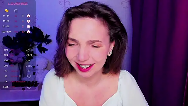 KindHazelHere  online show from February 20, 10:33 pm