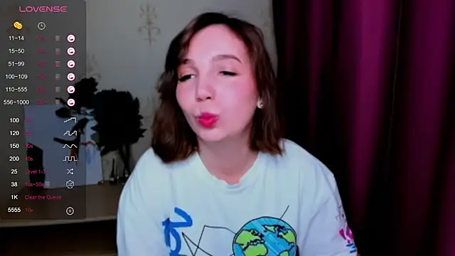 KindHazelHere  online show from March 18, 8:16 pm