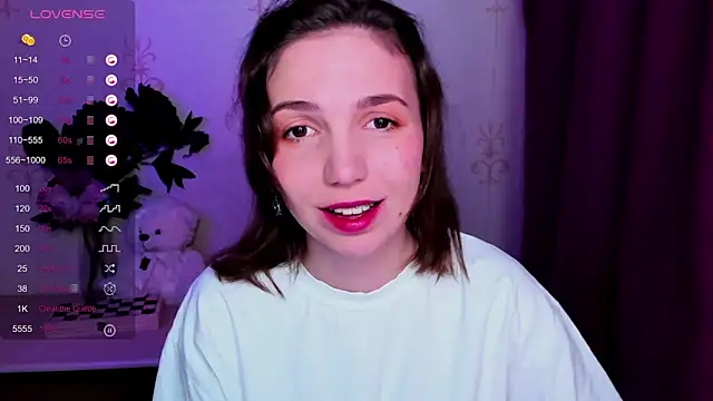 KindHazelHere  online show from April 7, 12:12 am