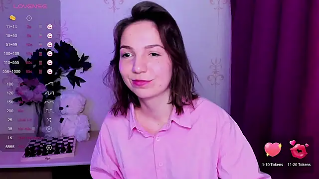 KindHazelHere  online show from March 31, 6:15 am