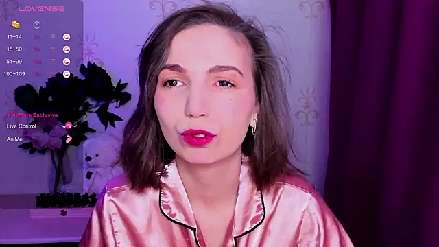 KindHazelHere  online show from March 4, 7:10 pm