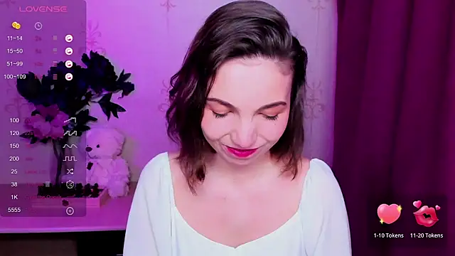 KindHazelHere  online show from March 14, 6:14 pm