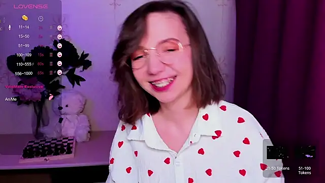 KindHazelHere  online show from March 18, 6:20 pm