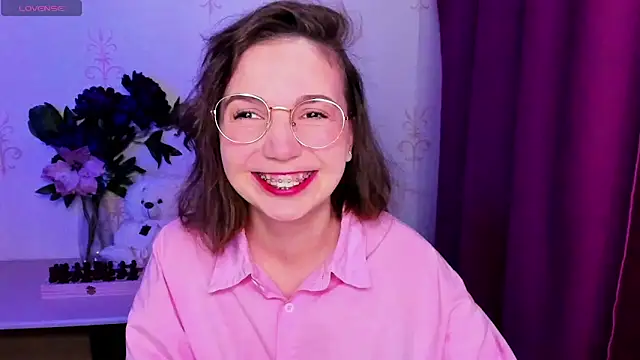 KindHazelHere  online show from February 11, 7:36 pm