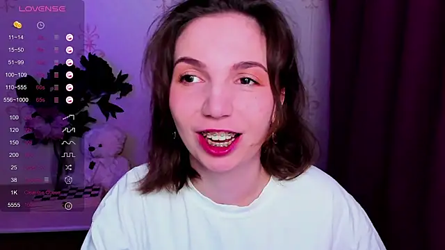 KindHazelHere  online show from April 7, 10:22 pm