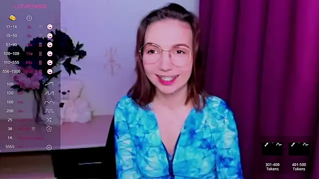 KindHazelHere  online show from May 18, 6:23 pm
