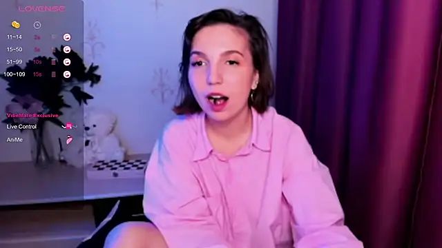 KindHazelHere  online show from November 14, 8:18 am