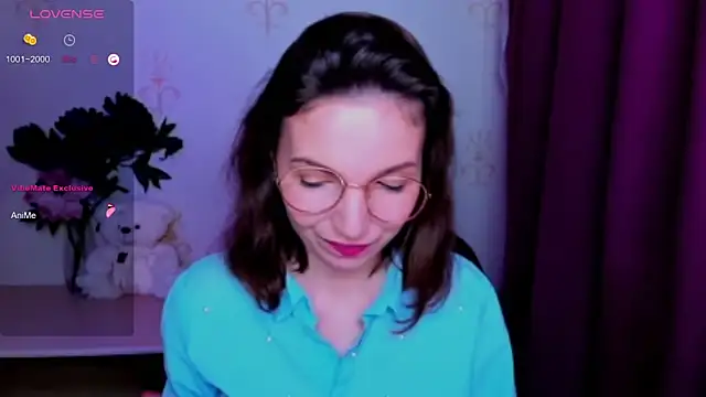 Snapshot of KindHazelHere_ chatting on June 21, 4:35 pm KindHazelHere online show from June 21, 4:35 pm