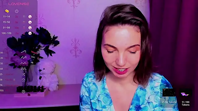 KindHazelHere  online show from March 4, 5:15 am