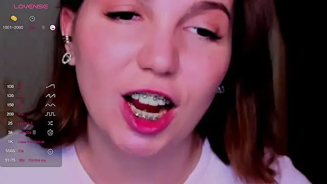 KindHazelHere  online show from March 19, 11:14 pm