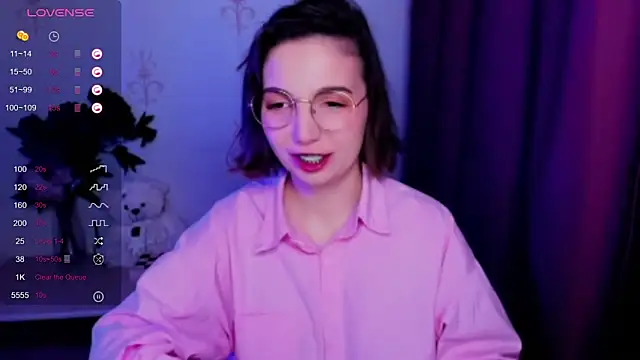 KindHazelHere  online show from November 21, 7:35 pm