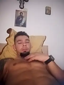 Medelin92 online show from December 13, 11:00 pm