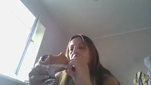 Snapshot of ShawnaAdams chatting on September 15, 3:45 pm ShawnaAdams online show from September 15, 3:45 pm